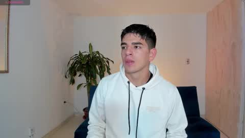 Snapshot of ares_johnsonn chatting on October 9, 11:08 am Ares online show from October 9, 11:08 am