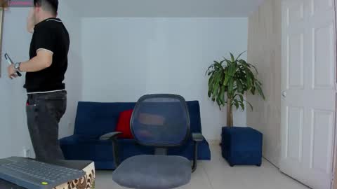 Snapshot of ares_johnsonn chatting on October 22, 1:44 pm Ares online show from October 22, 1:44 pm