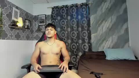 Snapshot of ares_parker chatting on June 21, 8:55 pm ares_parker online show from June 21, 8:55 pm