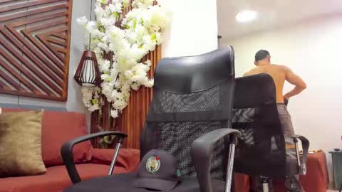 Snapshot of ares_stone chatting on November 28, 11:35 am Ares Stone online show from November 28, 11:35 am