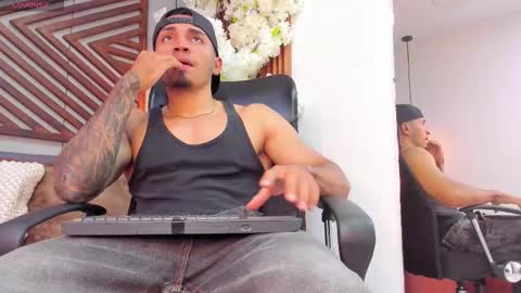 Snapshot of ares_stone chatting on November 29, 11:35 am Ares Stone online show from November 29, 11:35 am