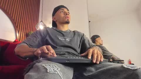 Snapshot of ares_stone chatting on December 1, 11:37 am Ares Stone online show from December 1, 11:37 am