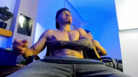 Snapshot of ares_stone chatting on December 15, 12:09 pm Ares Stone online show from December 15, 12:09 pm