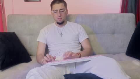 Mateo online show from May 8, 3:06 pm