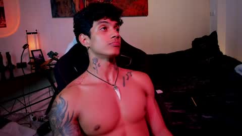 Snapshot of aress444 chatting on April 13, 8:09 am aress444 online show from April 13, 8:09 am