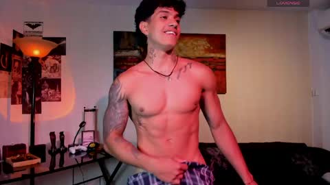 Snapshot of aress444 chatting on April 29, 10:05 pm aress444 online show from April 29, 10:05 pm