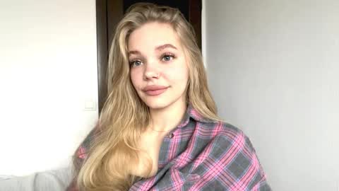 Amelia online show from November 25, 5:51 am