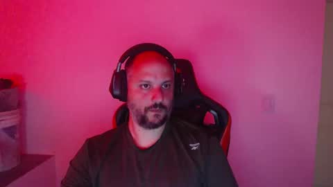 Snapshot of argentinox30 chatting on December 20, 1:23 am argentinox30 online show from December 20, 1:23 am