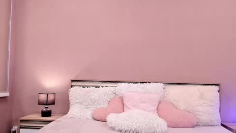 Snapshot of ari3el chatting on February 24, 5:11 pm Ariel online show from February 24, 5:11 pm