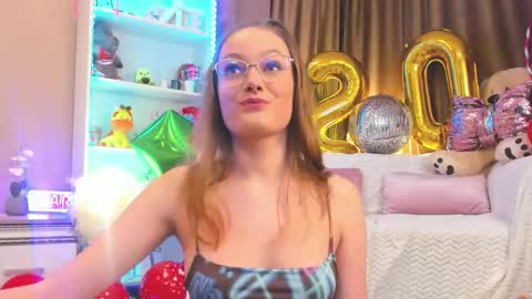 Snapshot of ari3el chatting on March 13, 9:32 pm Ariel online show from March 13, 9:32 pm