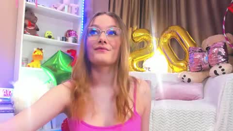 Snapshot of ari3el chatting on March 16, 10:14 pm Ariel online show from March 16, 10:14 pm