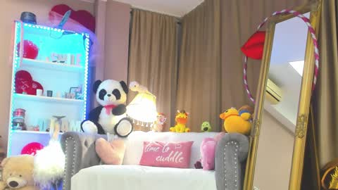 Snapshot of ari3el chatting on March 28, 5:45 pm Ariel online show from March 28, 5:45 pm