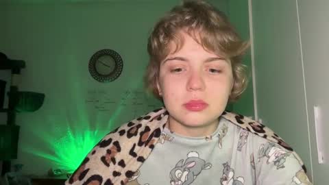 ari_crystal online show from March 24, 1:49 pm