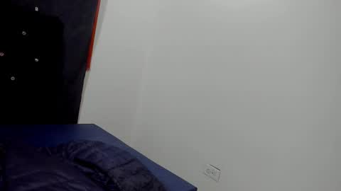 ari_le online show from February 8, 9:51 pm