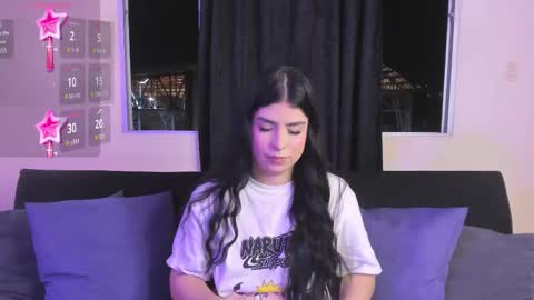 Snapshot of ari_peaches chatting on December 14, 8:20 am Ari online show from December 14, 8:20 am