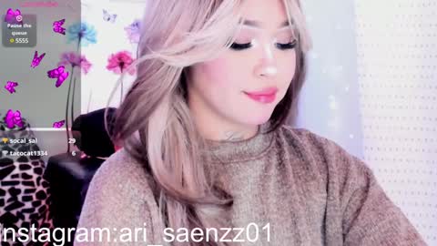 Snapshot of ari_saenz chatting on December 12, 5:42 am online show from December 12, 5:42 am