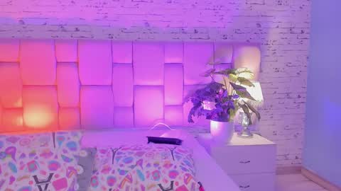 Ari  online show from December 27, 10:05 pm