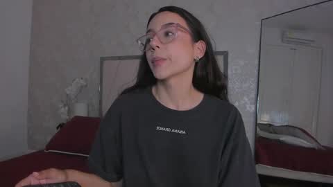 Ari Wilde online show from May 3, 1:06 pm
