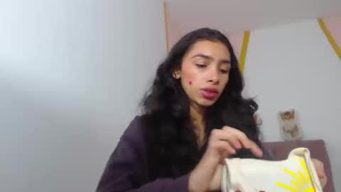 Snapshot of aria_0 chatting on March 25, 1:50 pm aria_0 online show from March 25, 1:50 pm