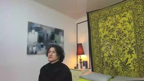 aria y orien  online show from September 25, 11:03 am