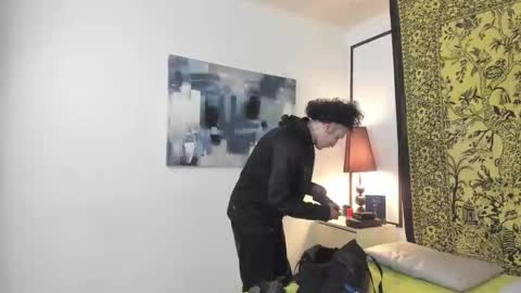 aria y orien  online show from November 18, 11:03 am