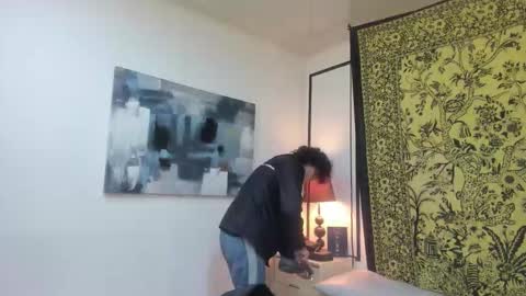 aria y orien  online show from November 29, 10:51 am