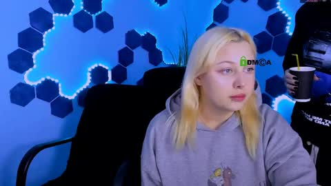 aria_blaze_ online show from March 18, 9:34 am