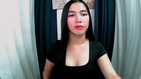 Snapshot of aria_fucks chatting on May 15, 9:49 am ARIA online show from May 15, 9:49 am