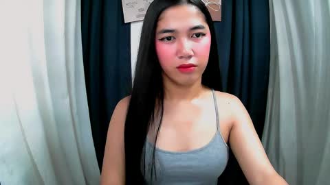Snapshot of aria_fucks chatting on May 18, 12:40 am ARIA online show from May 18, 12:40 am