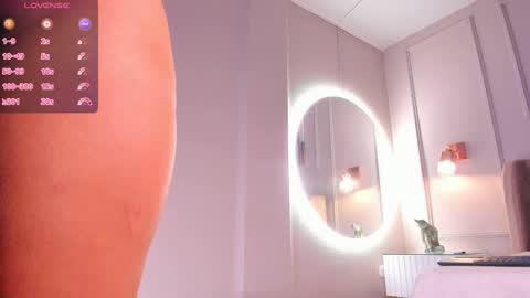 Aria  online show from December 14, 9:07 am