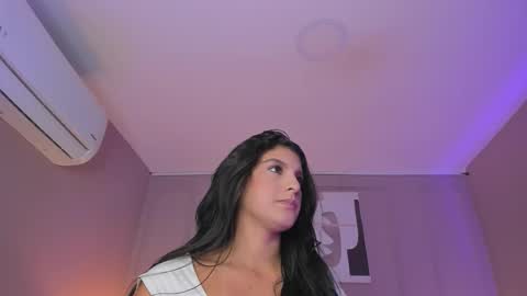 Snapshot of aria_greco chatting on March 22, 2:15 am Aria online show from March 22, 2:15 am