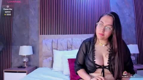 aria_kai_ online show from February 11, 12:21 pm