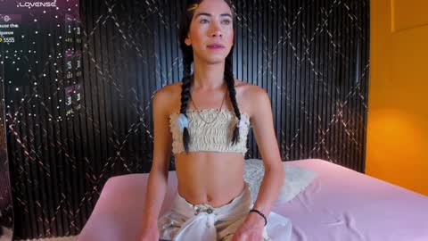 Aria Millers  online show from December 28, 7:01 pm