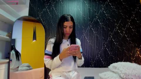 Aria Millers  online show from November 27, 11:45 am