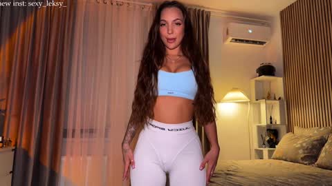 Snapshot of aria_muv chatting on March 22, 6:22 pm and online show from March 22, 6:22 pm