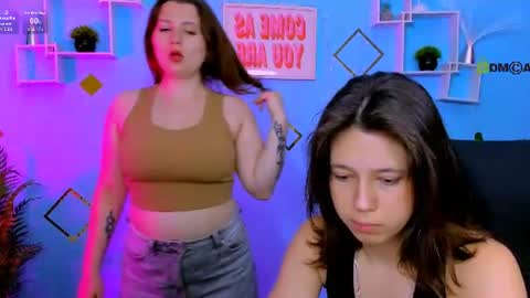 aria_wild_ online show from July 4, 7:31 pm