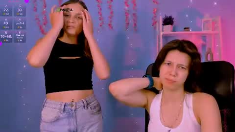 aria_wild_ online show from July 28, 7:04 pm