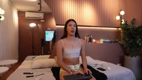 Ariaa online show from September 22, 6:43 pm