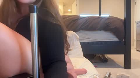 ariababyy20 online show from July 7, 5:21 am