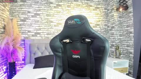 -  -. .- Ariadna -. .-  - online show from February 6, 12:37 pm