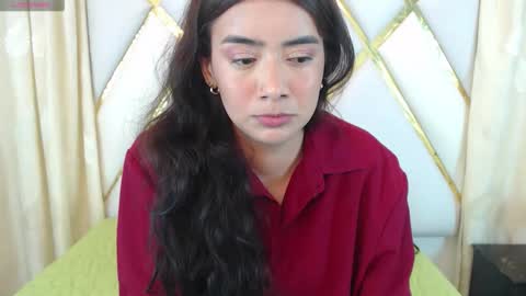 Snapshot of ariadna_wells chatting on November 9, 12:25 pm A R I online show from November 9, 12:25 pm