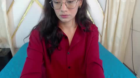 Snapshot of ariadna_wells chatting on November 21, 2:38 pm A R I online show from November 21, 2:38 pm