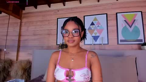 Snapshot of ariafoster chatting on April 16, 3:40 am Aria Foster online show from April 16, 3:40 am