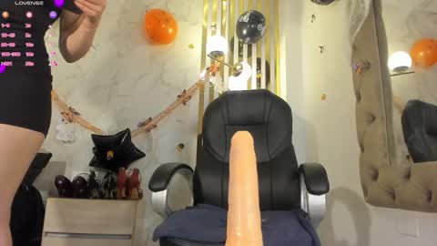 Snapshot of ariagh_ chatting on October 22, 7:35 pm aria  online show from October 22, 7:35 pm