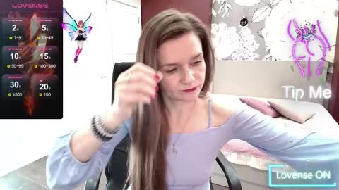 Snapshot of ariagrays chatting on October 5, 10:46 am AriaGray online show from October 5, 10:46 am