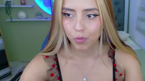ariah_cute online show from June 17, 7:59 pm