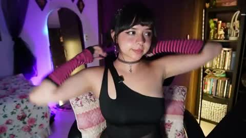 Snapshot of ariamoonlight chatting on May 29, 9:46 pm online show from May 29, 9:46 pm