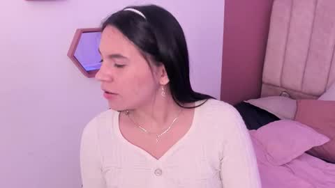 Snapshot of ariana__clauss chatting on December 2, 10:38 pm ariana__clauss online show from December 2, 10:38 pm