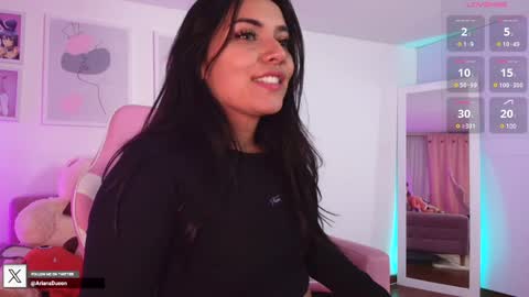 Snapshot of ariana_bae_ chatting on January 23, 2:02 am online show from January 23, 2:02 am