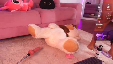 Snapshot of ariana_bae_ chatting on February 21, 4:40 am online show from February 21, 4:40 am